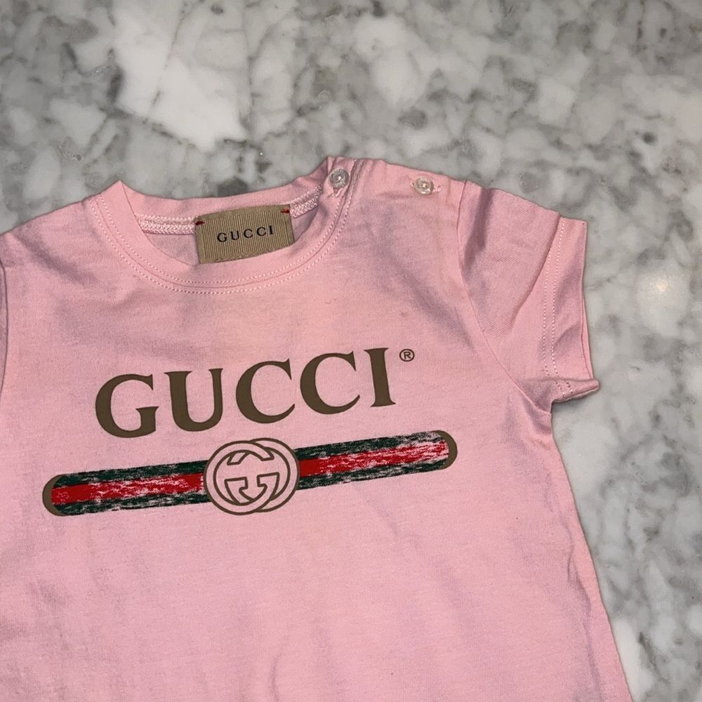 GUCCI PINK LOGO 3 PIECE BABYSUIT GIFT SET 3/6M - Picture 11 of 15